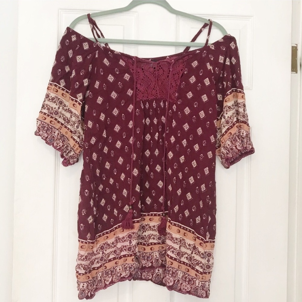 ANGIE | Cold Shoulder Top | 0030